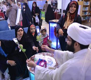 حضور معاون فرهنگی و امور زائران آستان مقدّس در نمایشگاه قرآن